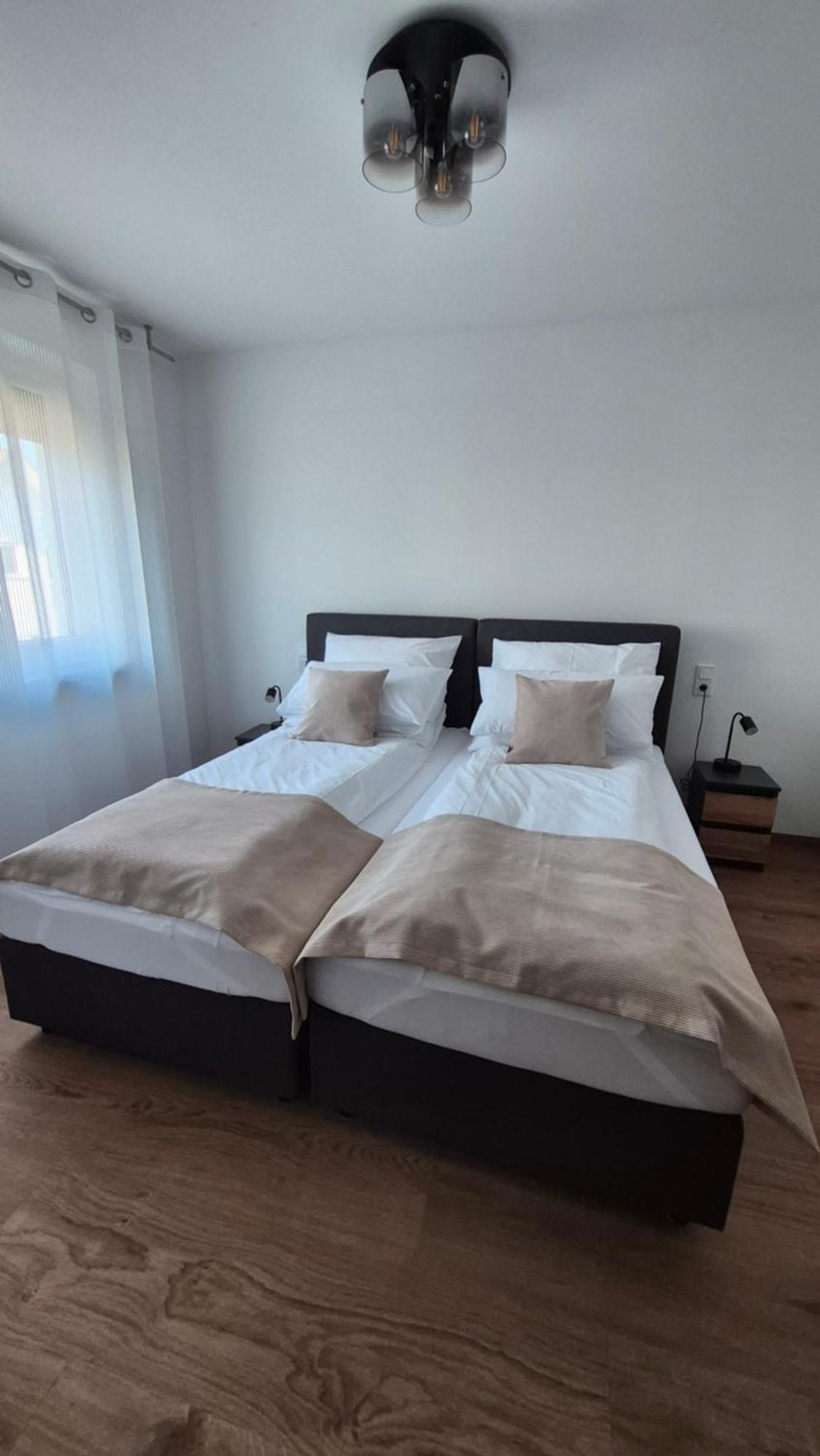 Apartments Seibel Doppel-Zweibettzimmer Mit Bad Reutlingen Exterior foto