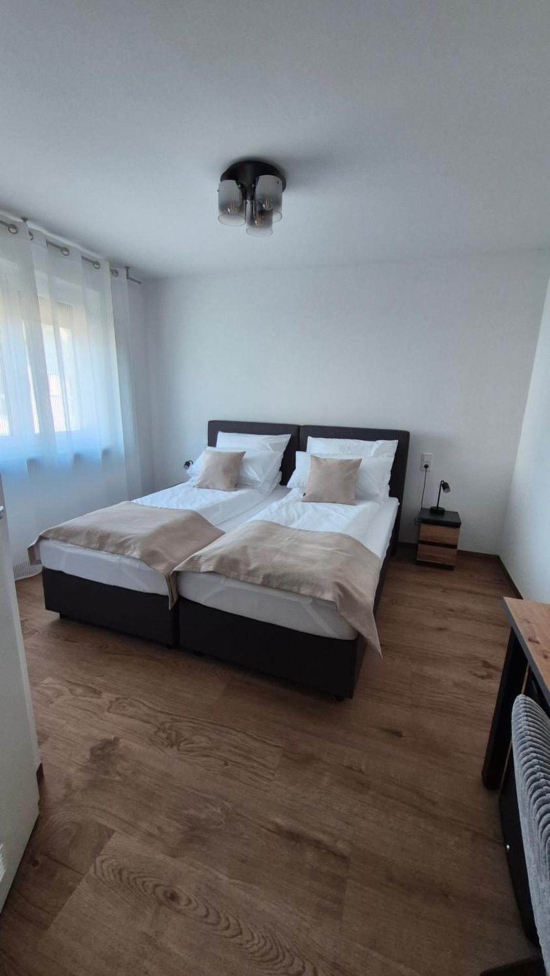 Apartments Seibel Doppel-Zweibettzimmer Mit Bad Reutlingen Exterior foto