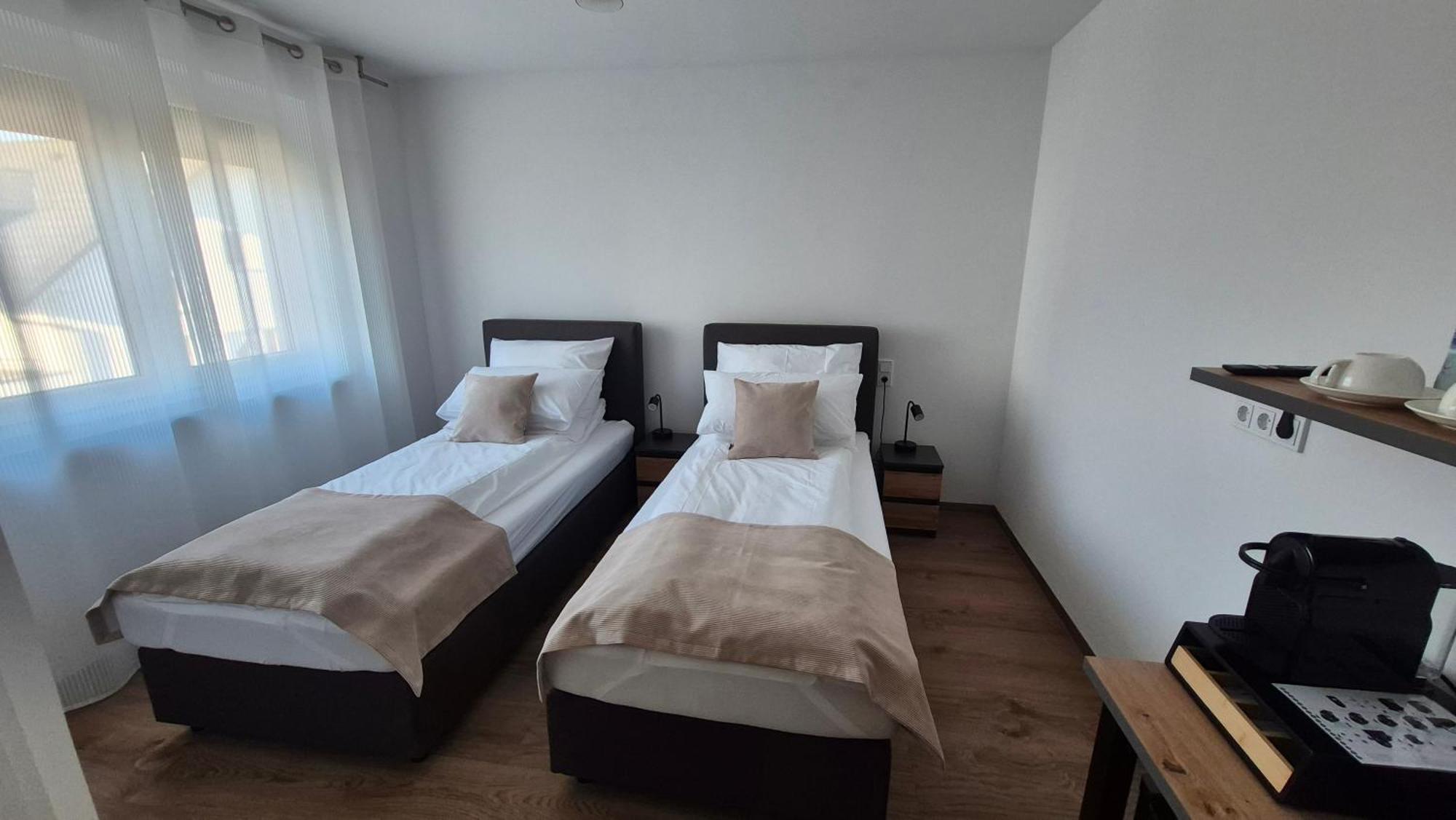Apartments Seibel Doppel-Zweibettzimmer Mit Bad Reutlingen Exterior foto